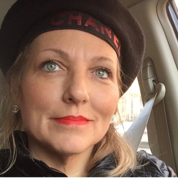 Meet your Posher, Amy - Picture 1 of 3